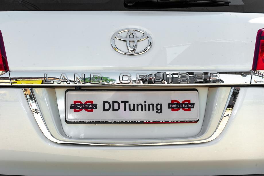 Toyota Land Cruiser 200 2007–2021 Nosilec registrske tablice – standard Bela Fotografija 6