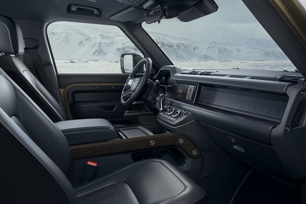 Premiumski petvratni SUV Land Rover Defender 110