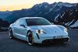 Električni športni sedan Porsche Taycan s štirikolesnim pogonom fotografija 15
