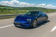 Električni športni sedan Porsche Taycan s štirikolesnim pogonom fotografija 2