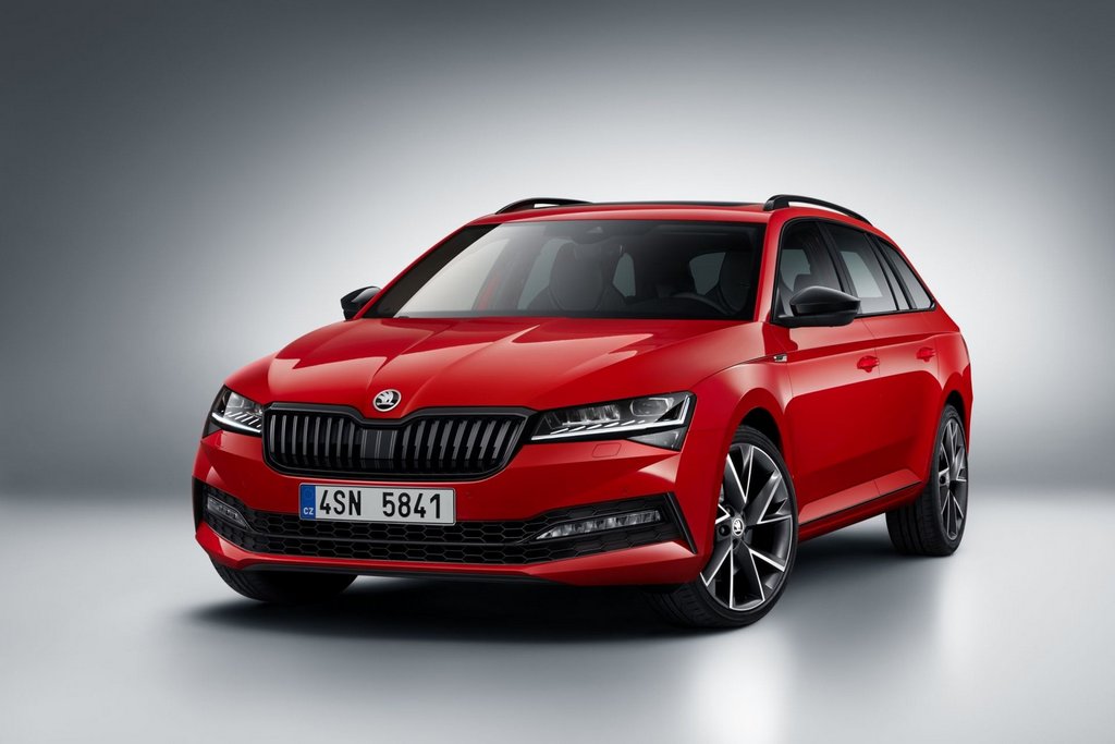 Prenovljena različica karavana Skoda Superb Combi