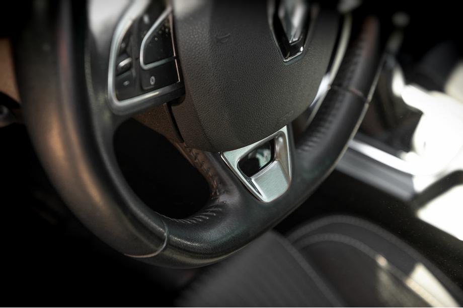 Renault Megane IV 2016–2025 Nerjaveča obloga volana Image