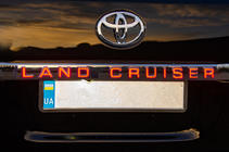 Toyota Land Cruiser 200 2007–2021 LED letvica nad registrsko tablico (2016+) fotografija 4