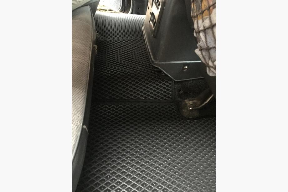 Nissan Patrol Y60 1988–1997 EVA avtomobilske preproge (črne) Fotografija 22