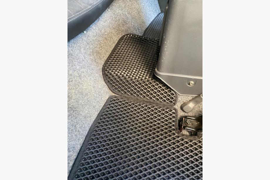 Nissan Patrol Y60 1988–1997 EVA avtomobilske preproge (črne) Fotografija 17