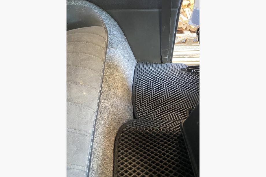 Nissan Patrol Y60 1988–1997 EVA avtomobilske preproge (črne) Fotografija 9