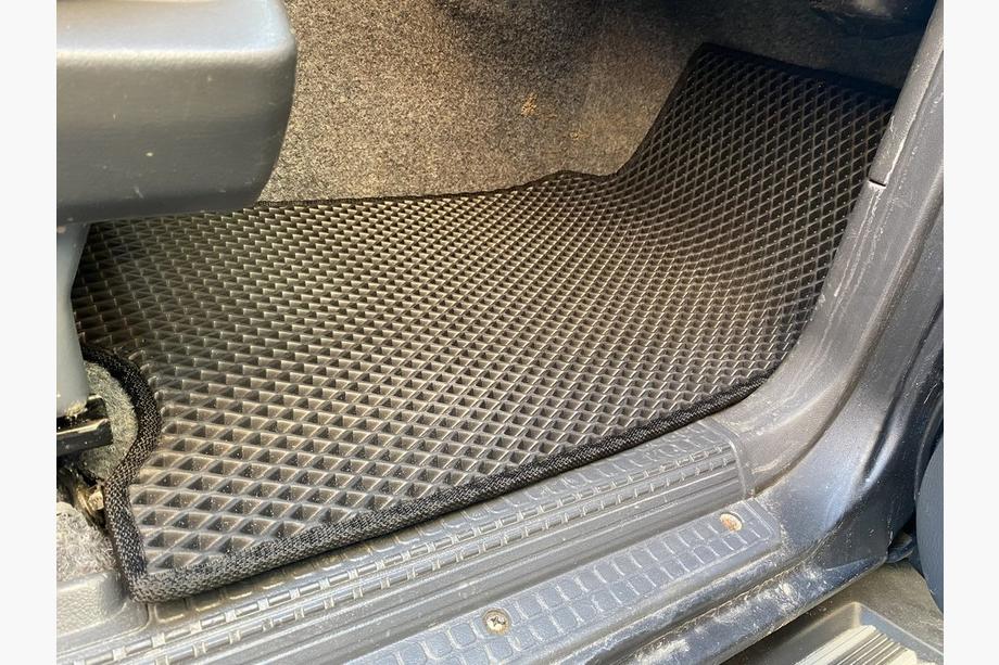 Nissan Patrol Y60 1988–1997 EVA avtomobilske preproge (črne) Fotografija 13