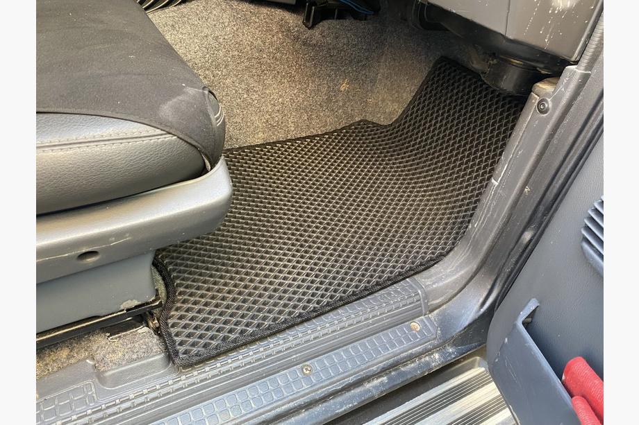 Nissan Patrol Y60 1988–1997 EVA avtomobilske preproge (črne) Fotografija 4
