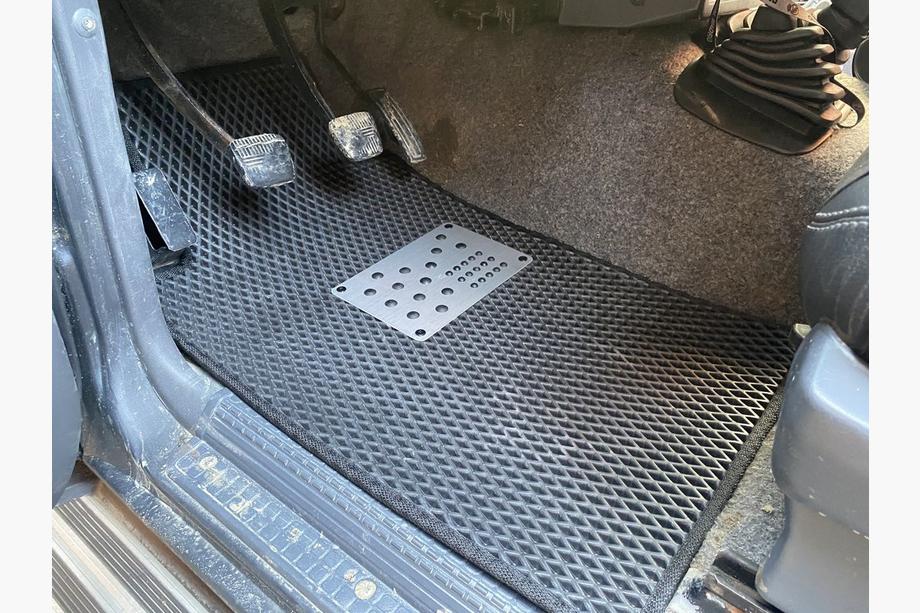 Nissan Patrol Y60 1988–1997 EVA avtomobilske preproge (črne) Fotografija 8