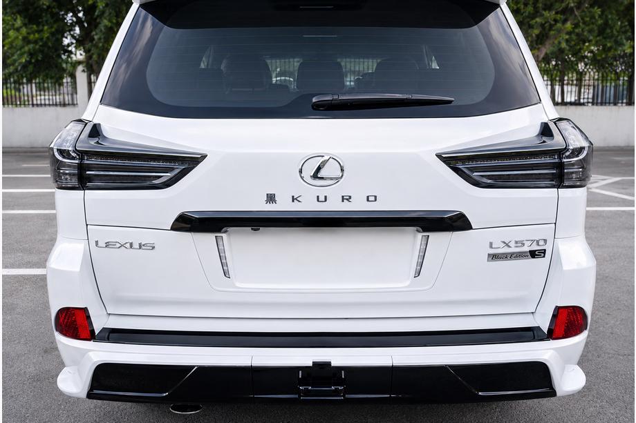 Lexus LX570/450d 2008–2022 Emblem / značka KURO Black Edition (3 kos) Image