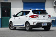 Pregled električnega križanca JAC iEV7S fotografija 2