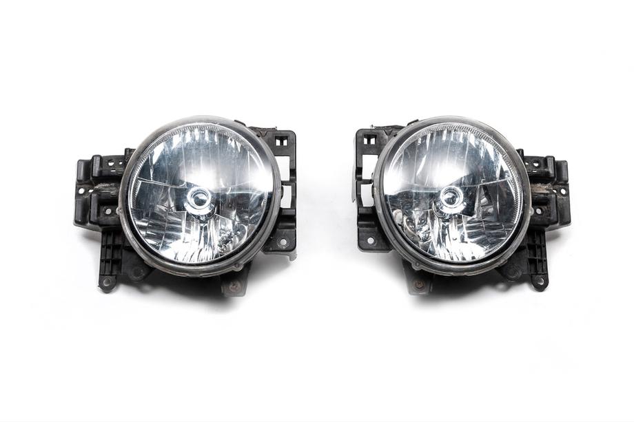 Toyota FJ Cruiser 2006–2022 Rabljeni sprednji žaromet (cena za 1 kos, original, idealno stanje) Image