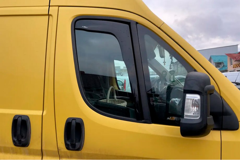 Peugeot Boxer 2006–2025 Vstavljivi deflektorji za okna (2 kos, HIC) Image