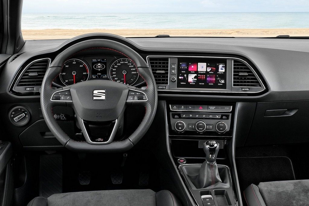 Pregled kompaktnega petvratnega kombilimuzinskega modela Seat Leon