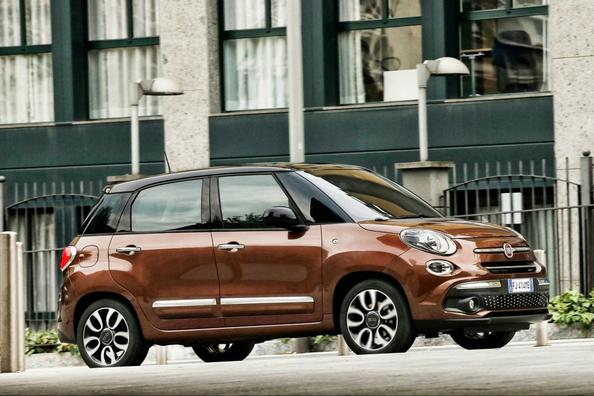 Pregled kompaktnega enoprostorca Fiat 500L