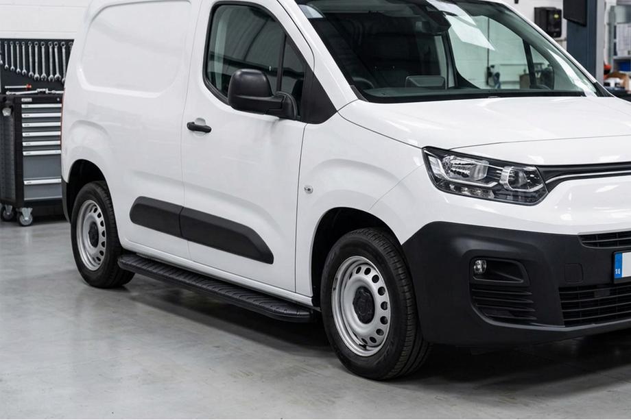 Opel Combo 2019– Stranske stopnice Bosphorus Black (2 kosa, aluminij) Image