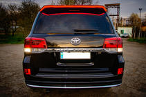 Toyota Land Cruiser 200 2007–2021 Spojler FullLed (2016+) Črna barva fotografija 6