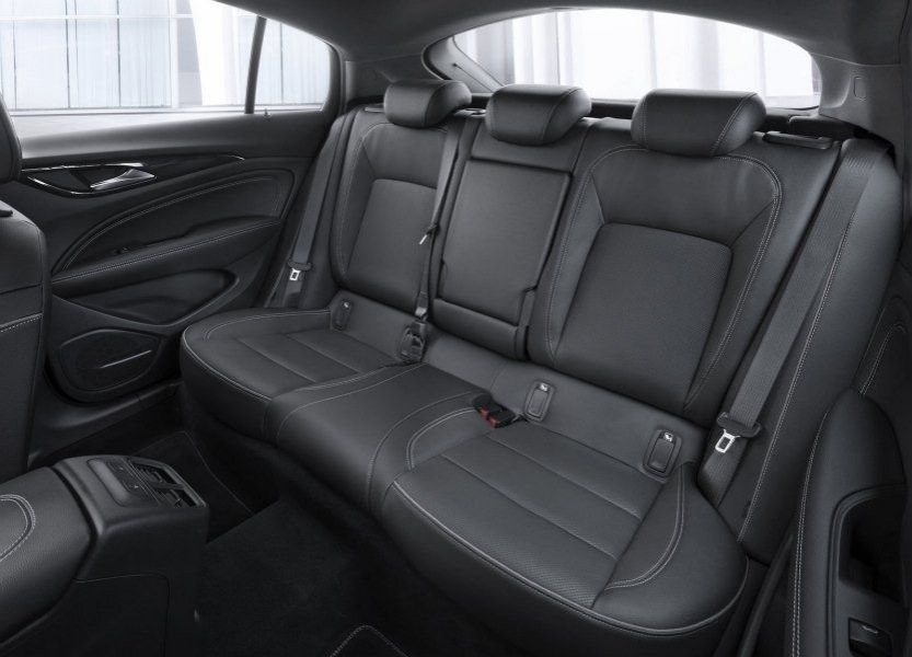 Pregled srednje velikega liftbacka Opel Insignia Grand Sport