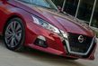 Srednje velik sedan Nissan Altima šeste generacije fotografija 4