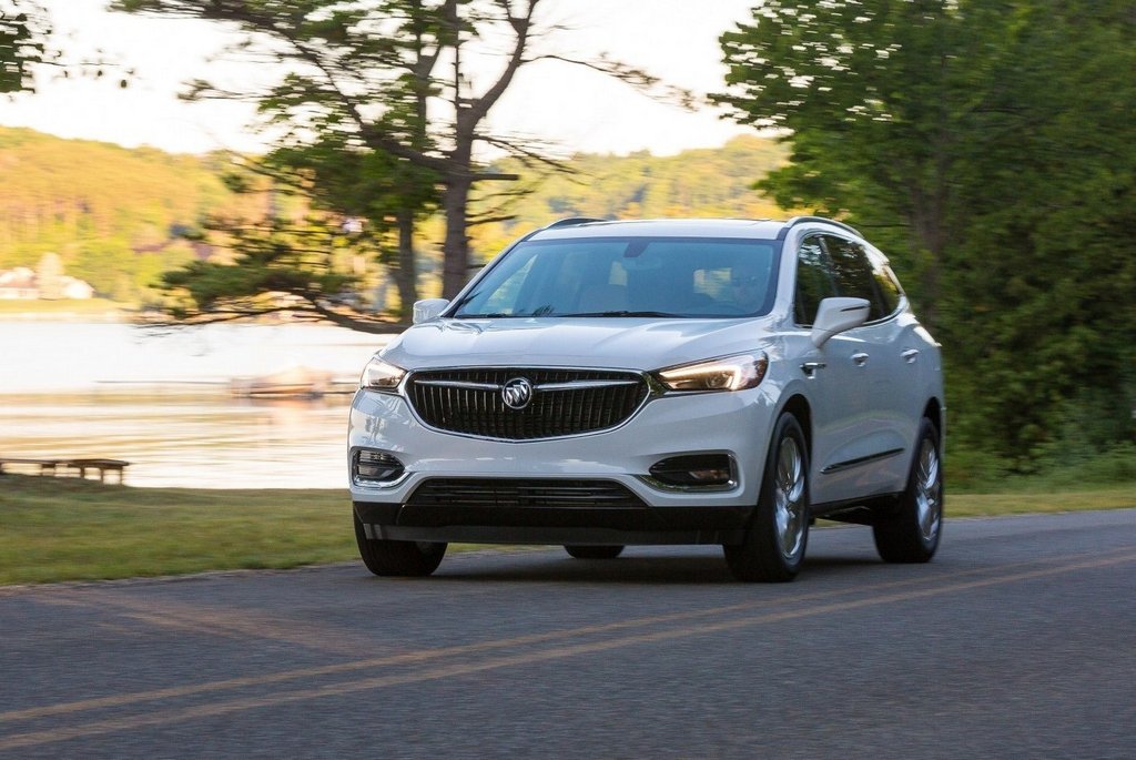 Pregled polno velikih 7-sedežnih crossoverjev Buick Enclave