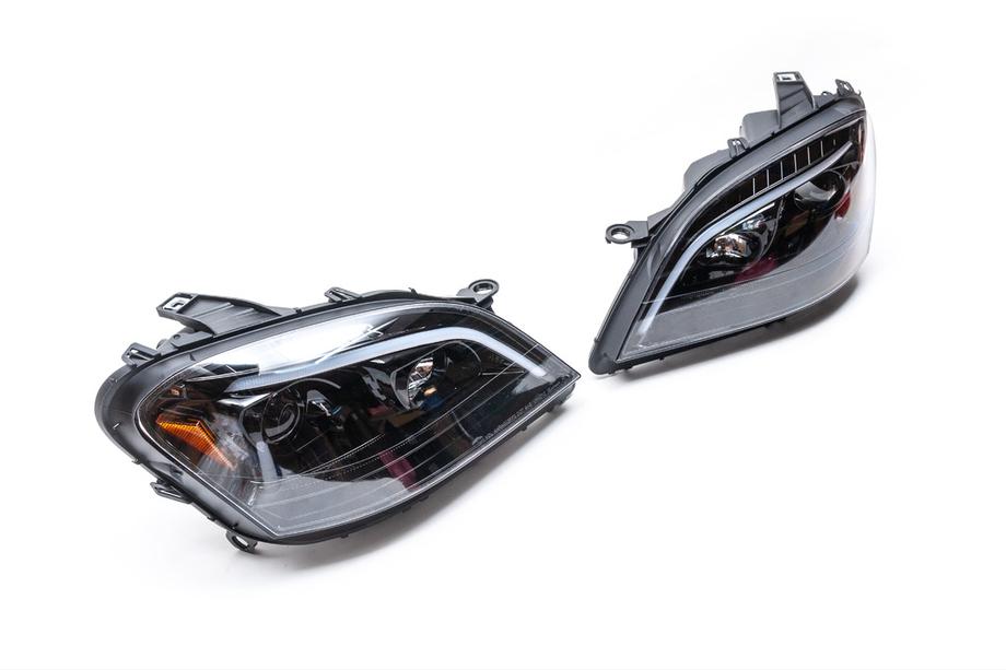 Mercedes ML W164 2005–2011 Sprednji žarometi z LED elementom (2005-2008, 2 kosa, temni) Fotografija 5