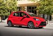 Pregled posodobljenega subkompaktnega kombilimuzinskega modela Toyota Yaris fotografija 2