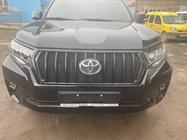 Toyota Land Cruiser Prado 150 2009–2023 Maska hladilnika 2017↗ LED (Zeus Black, z Black obrvmi) fotografija 11