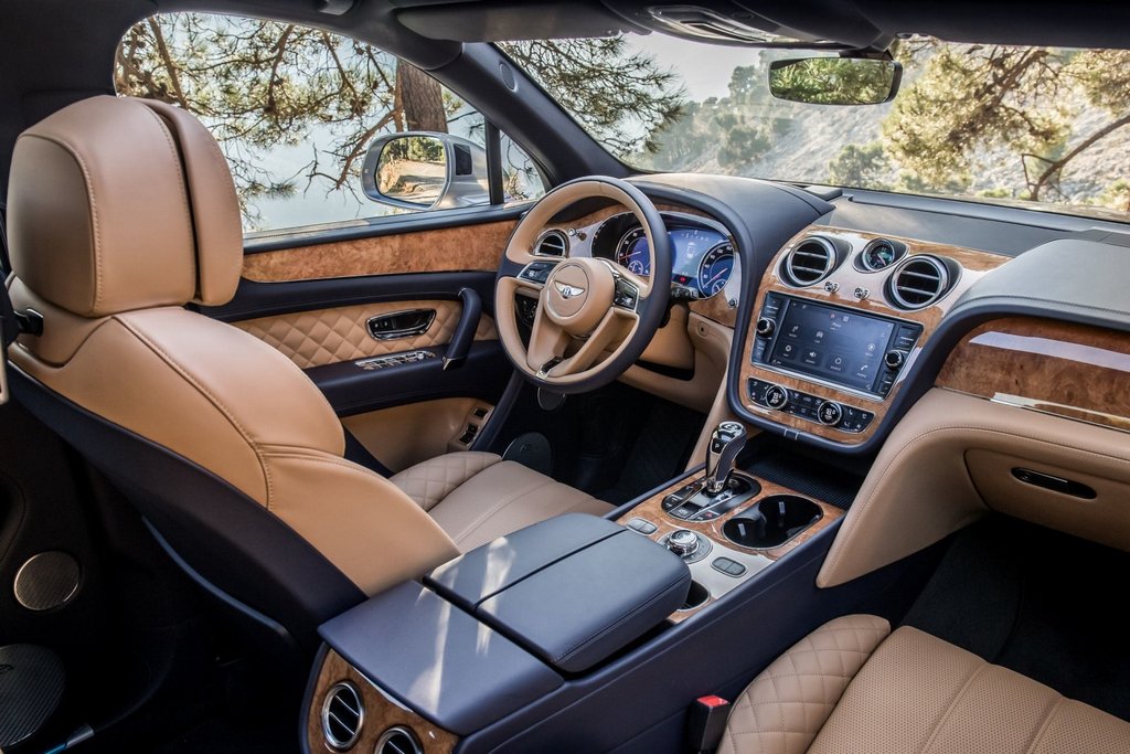 Pregled luksuznega križanca Bentley Bentayga