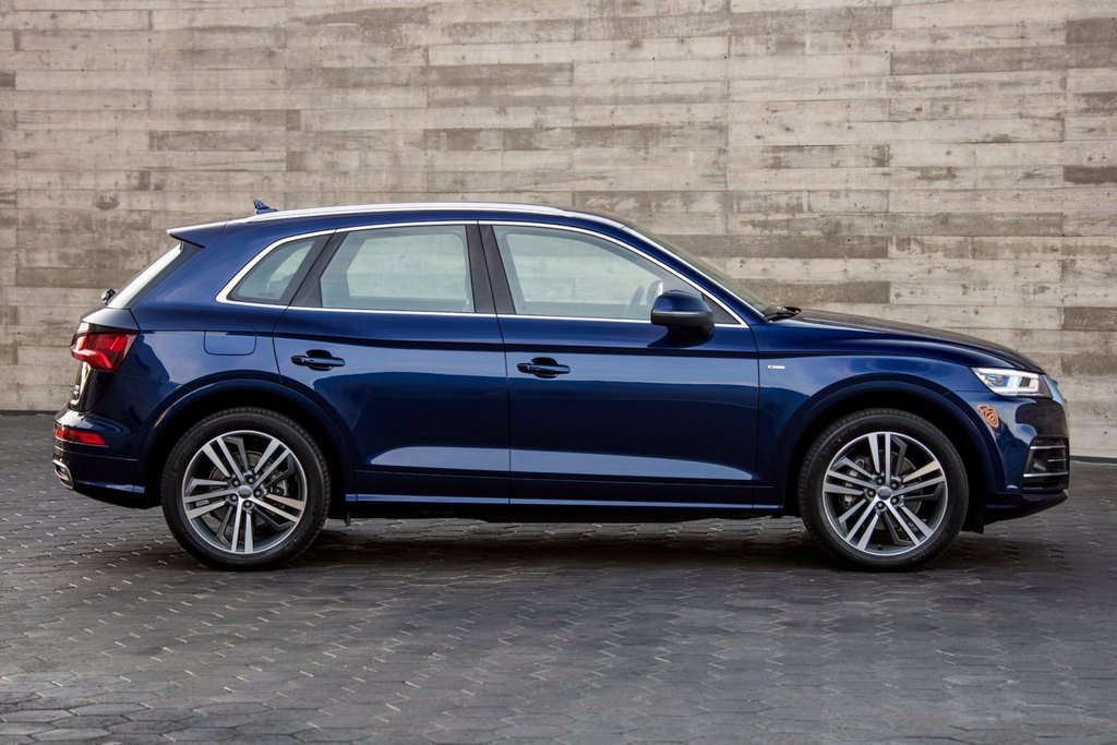 Druga generacija kompaktnega križanca Audi Q5