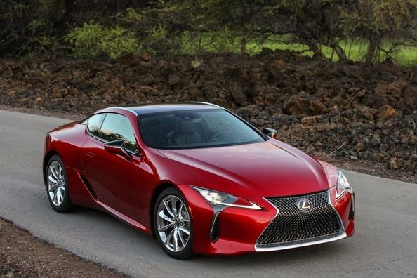 Pregled visokozmogljivega kupeja Lexus LC500