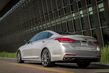 Pregled premium limuzine Hyundai Genesis G80 fotografija 13