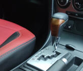 Toyota Land Cruiser 200 2007–2021 Gumb prestavne ročice (črno usnje + svetel les) fotografija 3