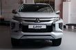 Pregled prenovljenega pickupa Mitsubishi L200 fotografija 10