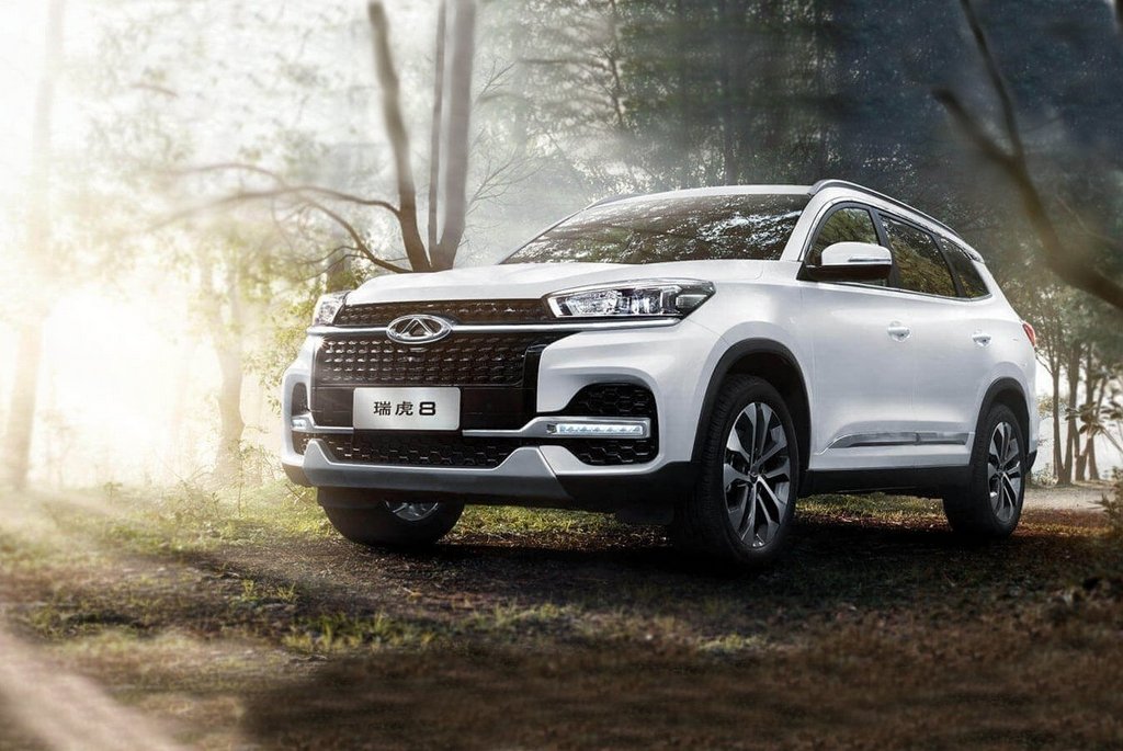 Pregled srednje velikega križanca Chery Tiggo 8