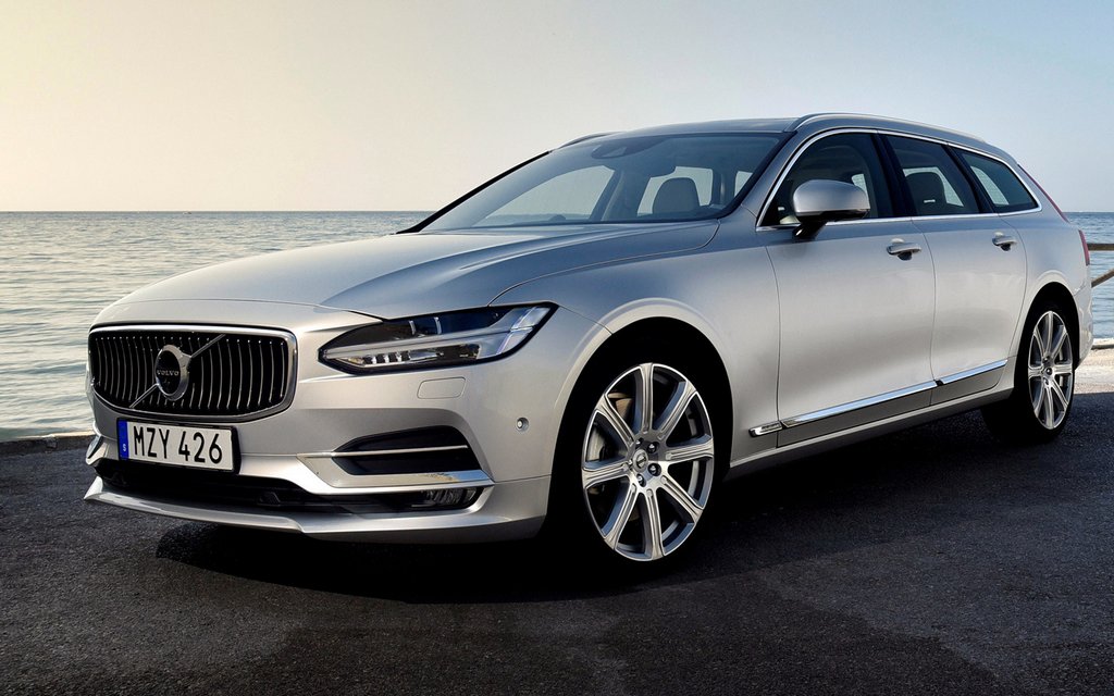 Pregled polno velikega karavana Volvo V90