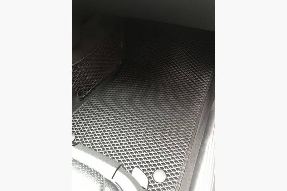 Mercedes E-class W211 2002–2009 EVA avtomobilske preproge (črne) Fotografija 3