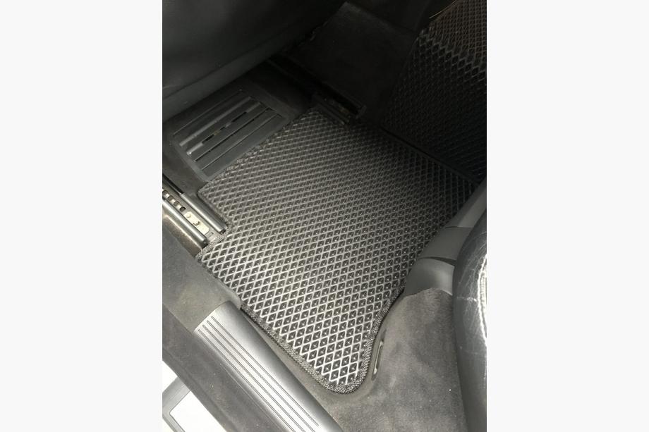Mercedes E-class W211 2002–2009 EVA avtomobilske preproge (črne) Fotografija 4