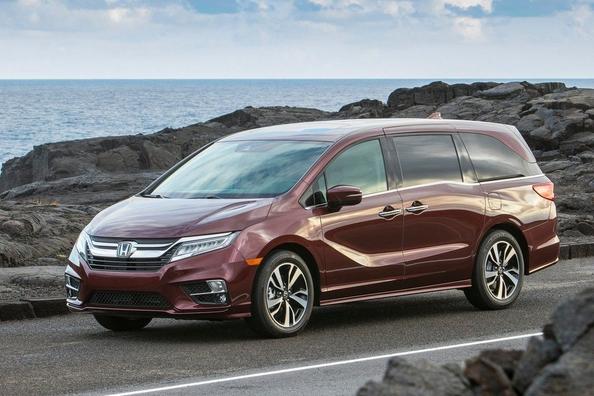 Pregled osemsedežnega polnovelikostnega enoprostorca Honda Odyssey