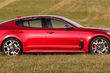 Pregled polno velikostnega liftbacka KIA Stinger fotografija 2