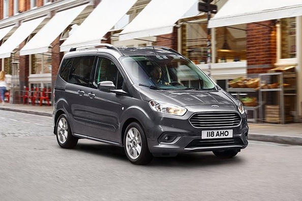 Pregled kompaktnega enoprostorca Ford Tourneo Courier