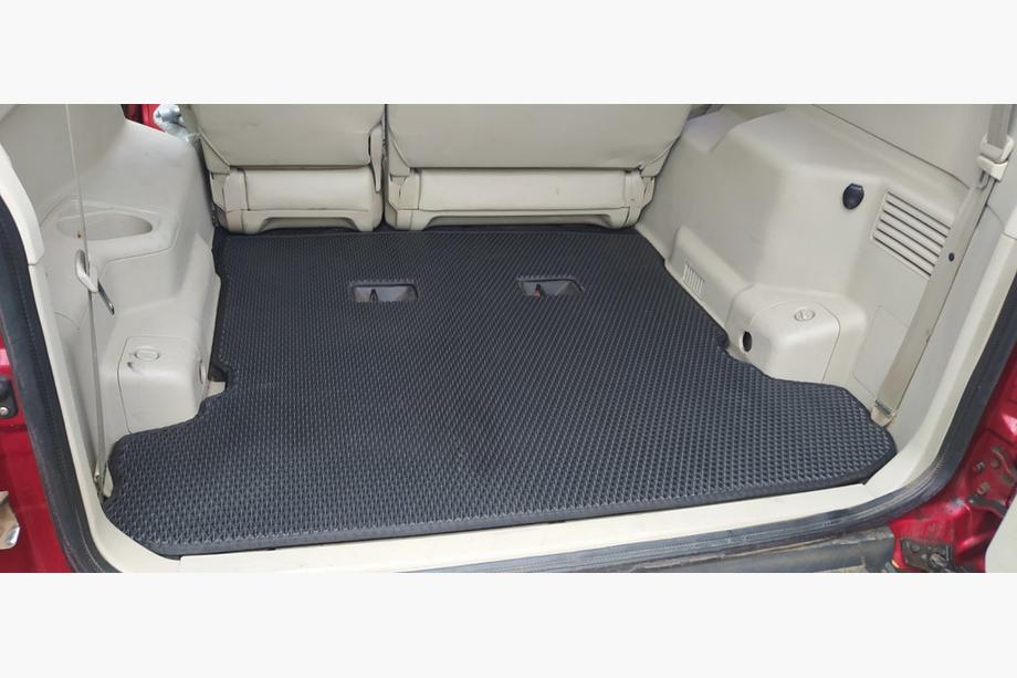 Mitsubishi Pajero Wagon IV 2006–2021 Podloga prtljažnika (EVA, črna) Image