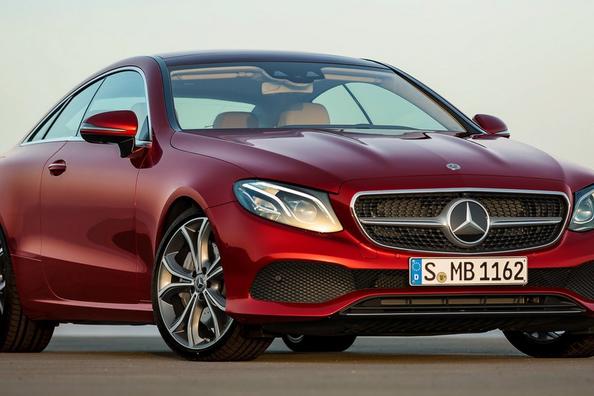 Pregled srednje velikega kupeja Mercedes-Benz E-Class Coupe