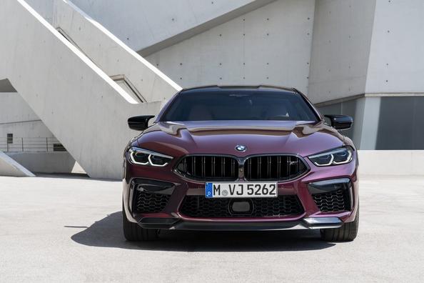 Pregled športne limuzine BMW M8 Gran Coupe