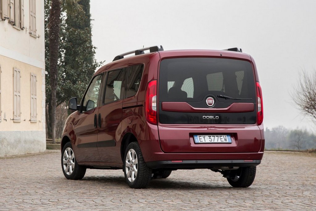 Pregled prenovljenega kompaktnega enoprostorca Fiat Doblo