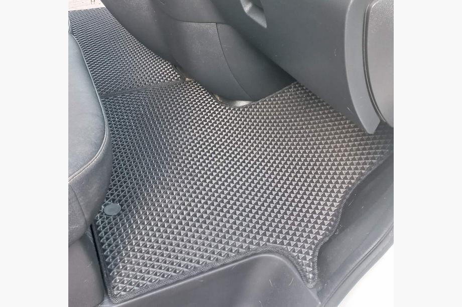 Renault Trafic 2015– EVA preproge za avto (2 kos, črne) Fotografija 10