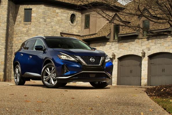 Pregled prenovljenega srednje velikega križanca Nissan Murano