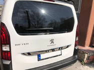 Peugeot Partner/Rifter 2019– Nerjaveča letev spodnjega roba stekla OmsaLine - italijansko nerjavno jeklo fotografija 4