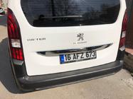 Peugeot Partner/Rifter 2019– Nerjaveč letvica nad registrsko tablico fotografija 2