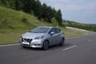 Pregled kompaktnega kombilimuzinskega Nissan Micra pete generacije fotografija 6