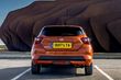 Pregled kompaktnega kombilimuzinskega Nissan Micra pete generacije fotografija 7